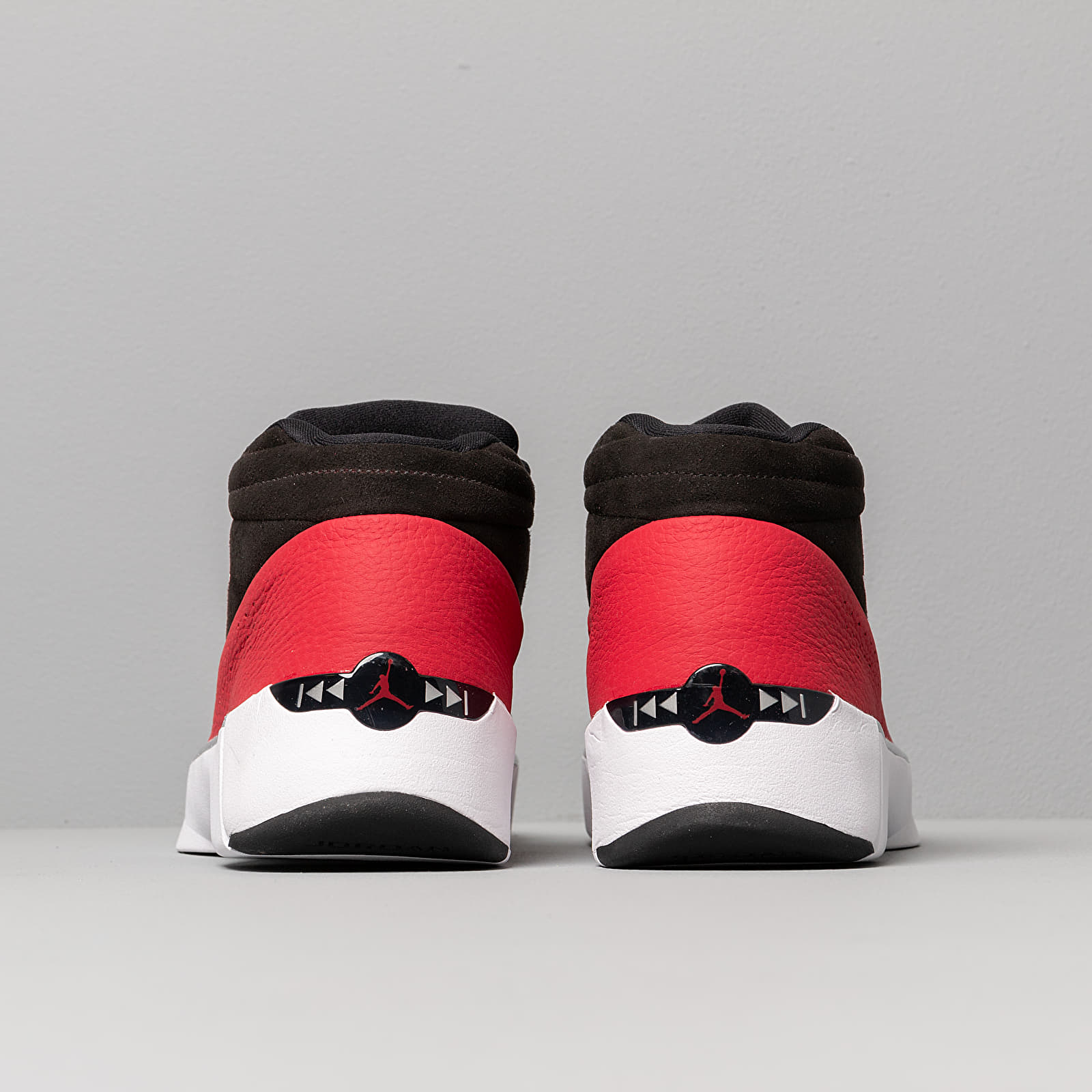 Sapatos de homem Jordan Team Showcase Gym Red/ White-Black-Metallic Silver