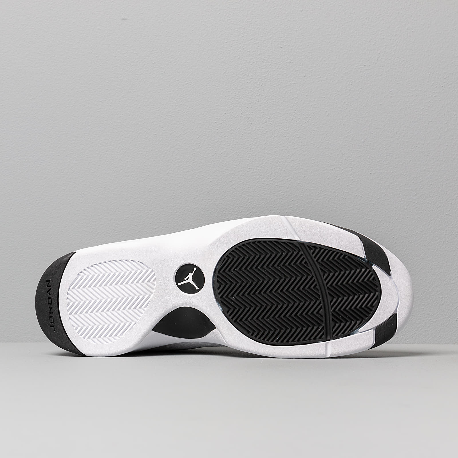 Férfi cipők Jordan Team Showcase White/ White-Black-Metallic Silver