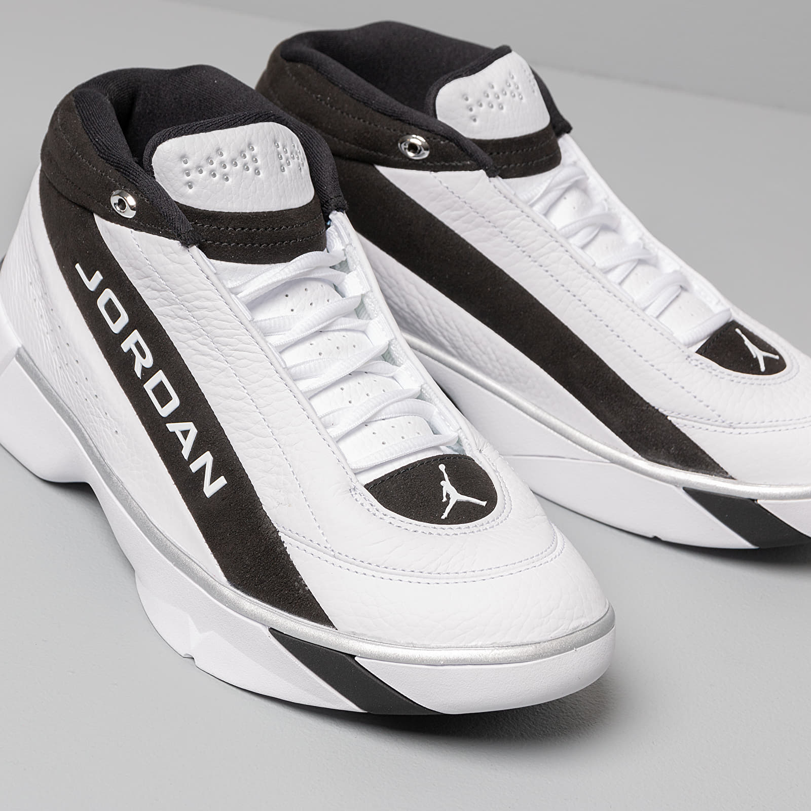 Men s shoes Jordan Team Showcase White White Black Metallic