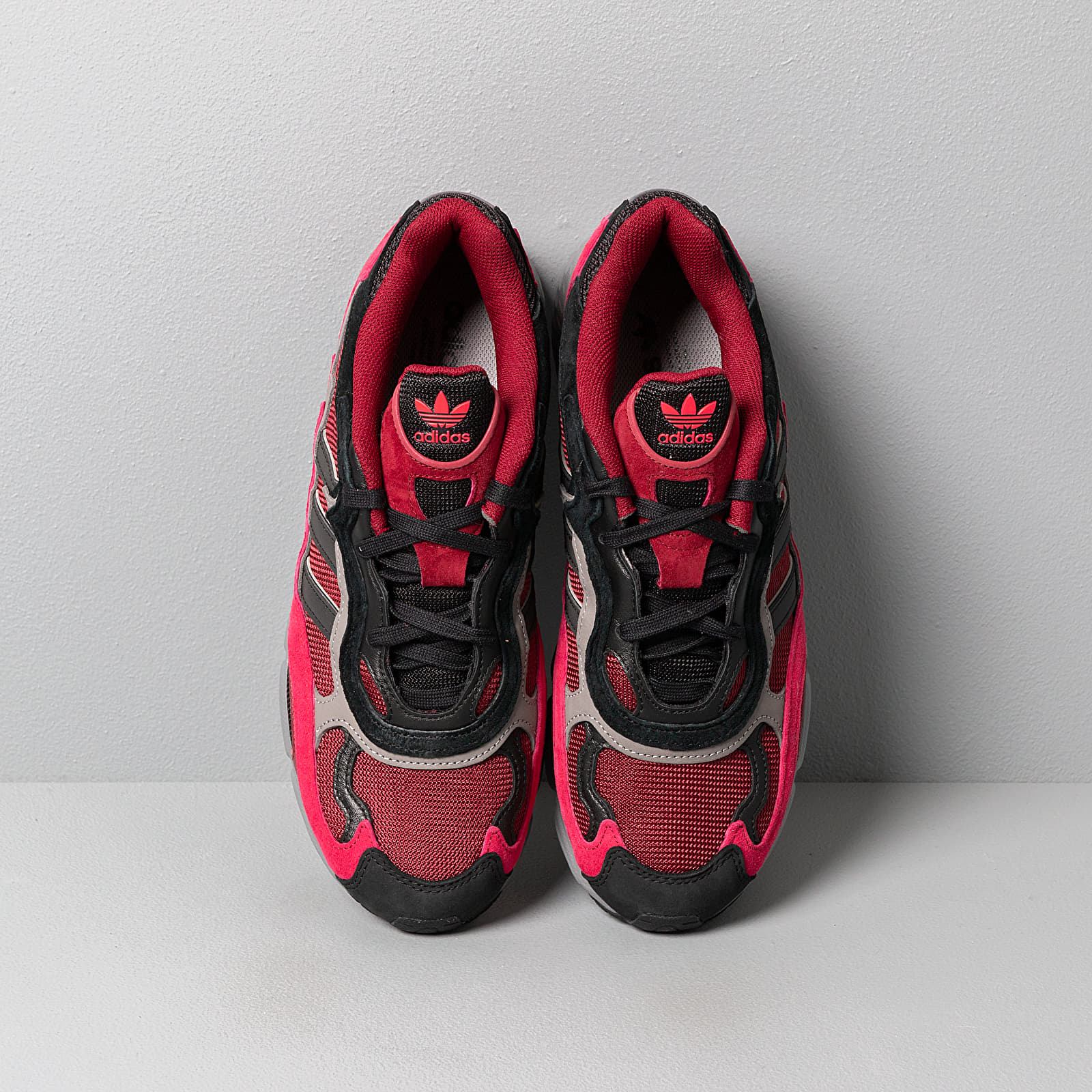 Men's shoes adidas Temper Run Core Burgundy/ Core Black/ Grey Three