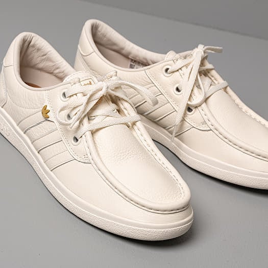 adidas Punstock
