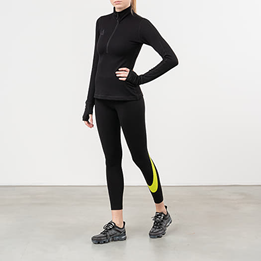 Nike thermal tops sale