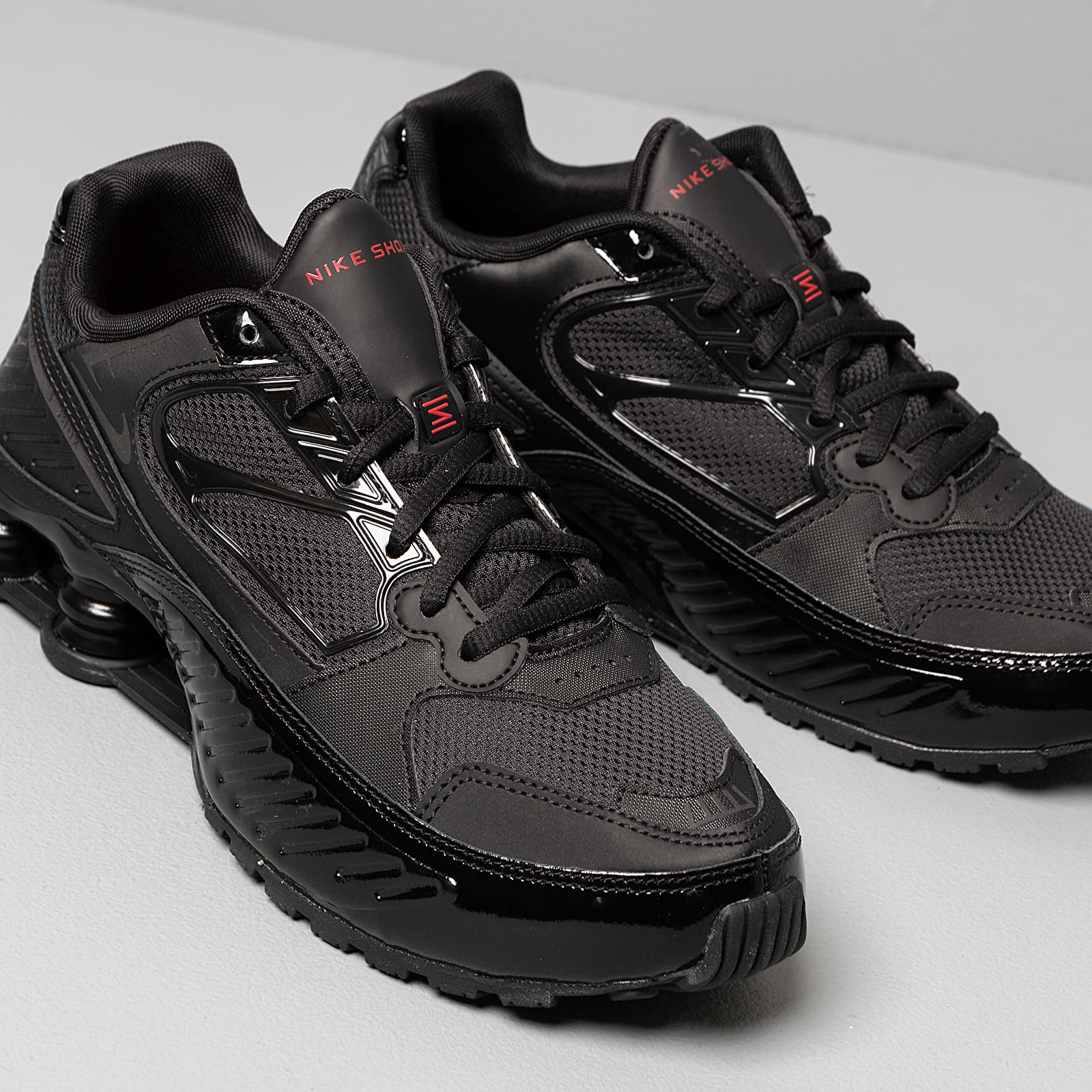 Chaussures et baskets femme Nike W Shox Enigma 9000 Black Black Gym Red Footshop