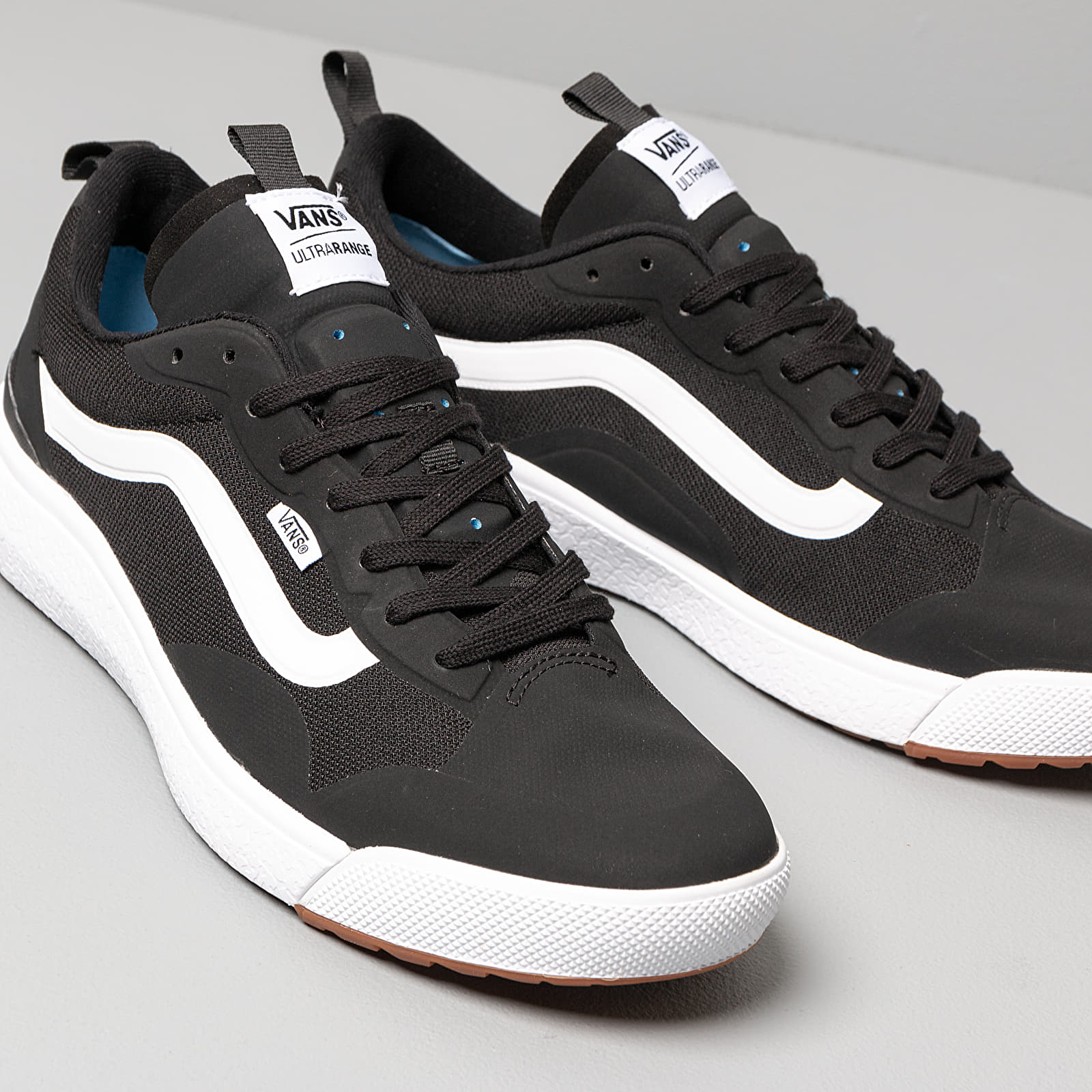 Pánske tenisky a topánky Vans Ultrarange EXO Black
