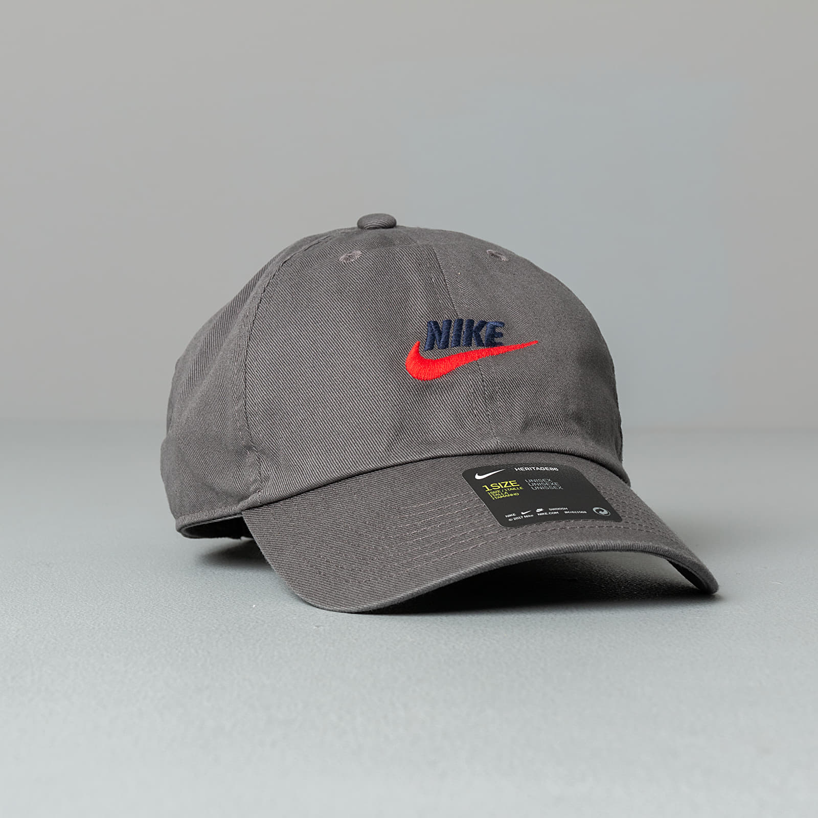 Nike grey cheap cap