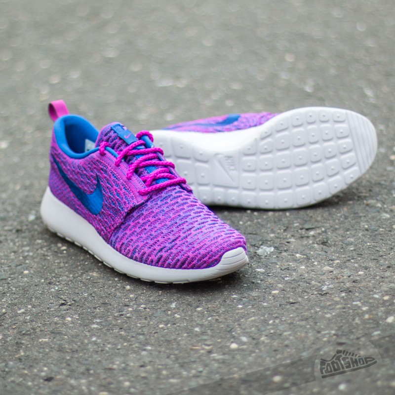 Női cipők Nike Wmns Roshe One Flyknit Fuchsia Flash/ Gym Royal- Vnc
