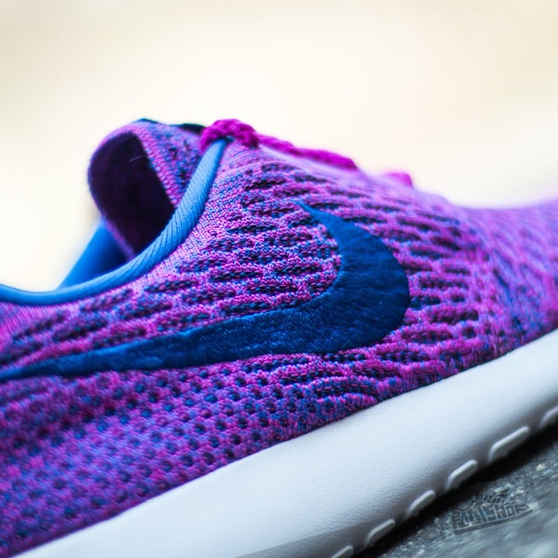 Női cipők Nike Wmns Roshe One Flyknit Fuchsia Flash/ Gym Royal- Vnc