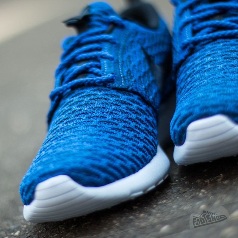 Buty damskie Nike Wmns Roshe One Flyknit Game Royal/Dark Obsidian-Black