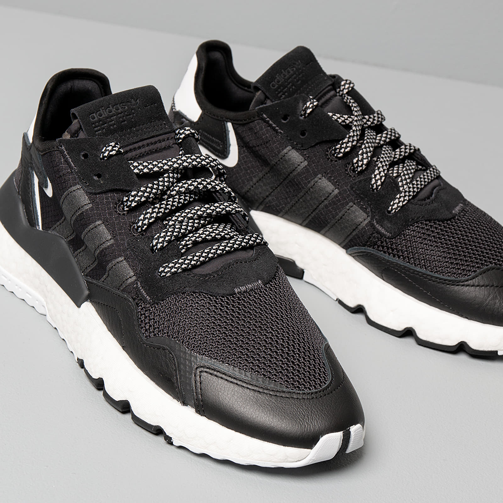 Adidas nite jogger core black carbon white top