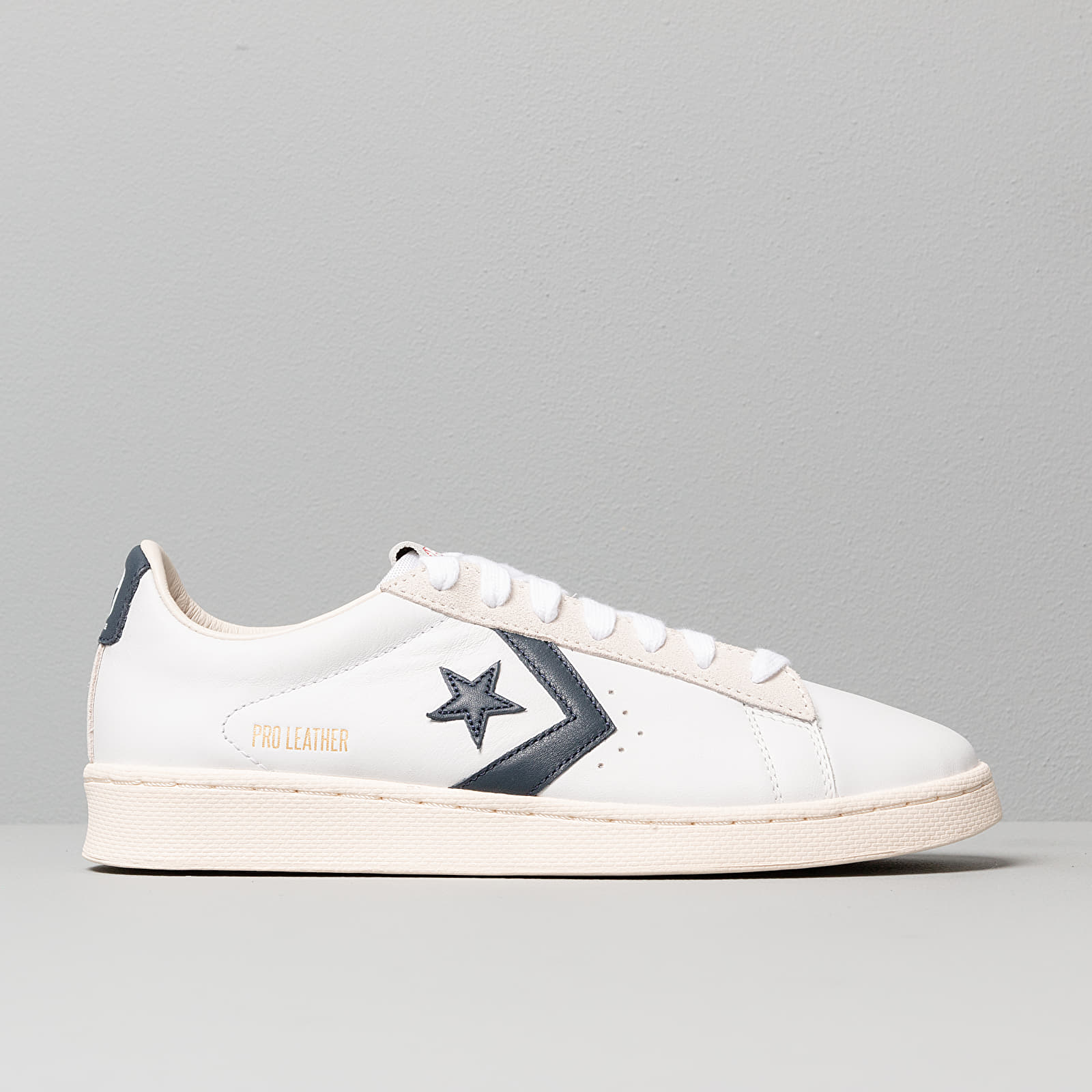 Încălțăminte și sneakerși pentru bărbați Converse Pro Leather OG OX White/ Obsidian/ Egret