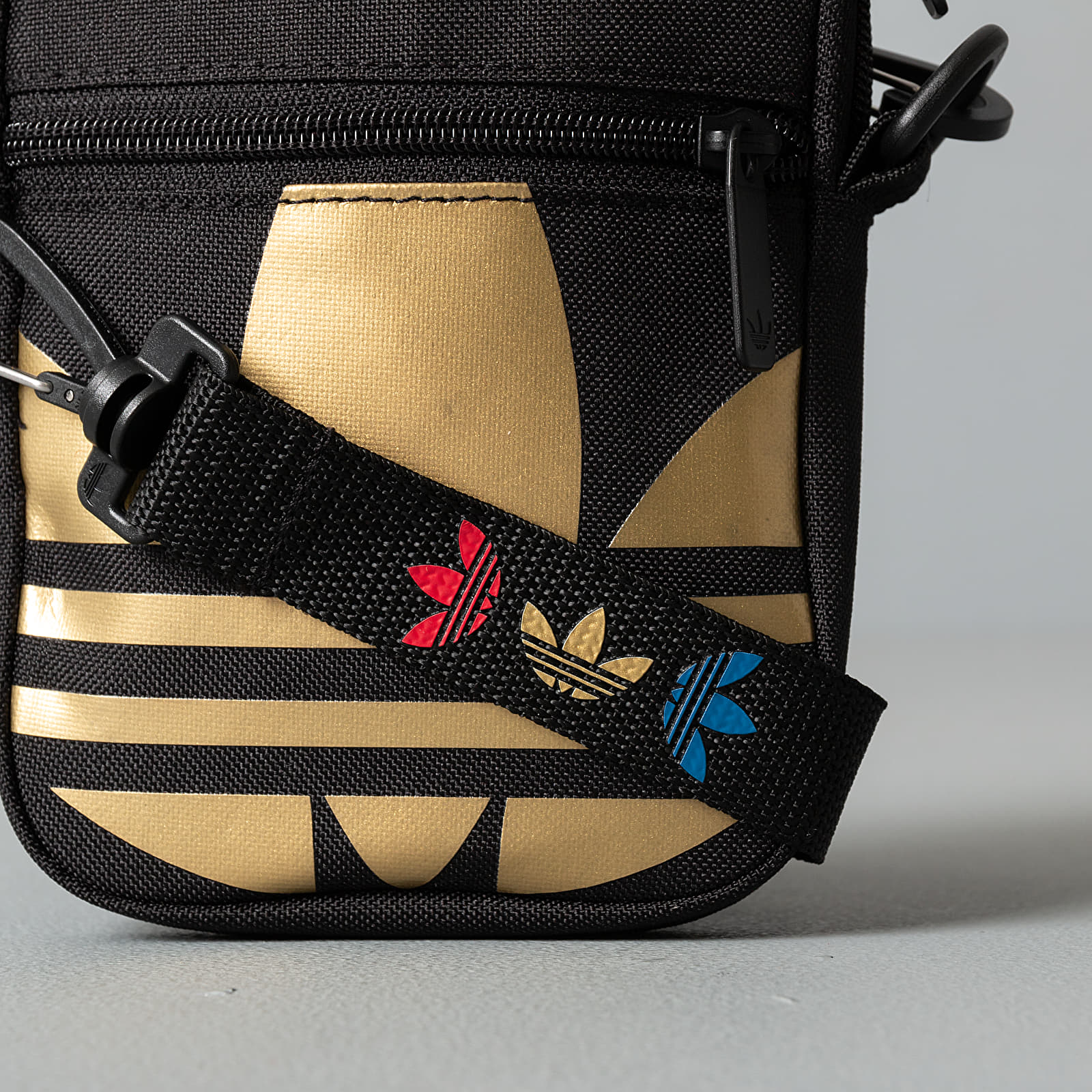 Adidas originals cheap festival bag trefoil