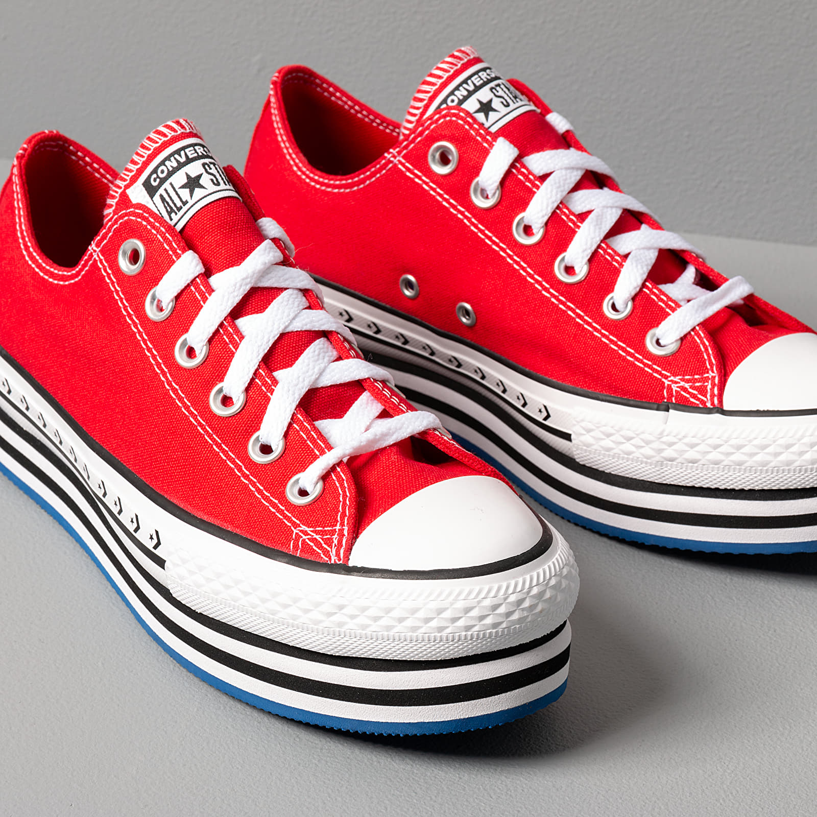 Red converse shop platform