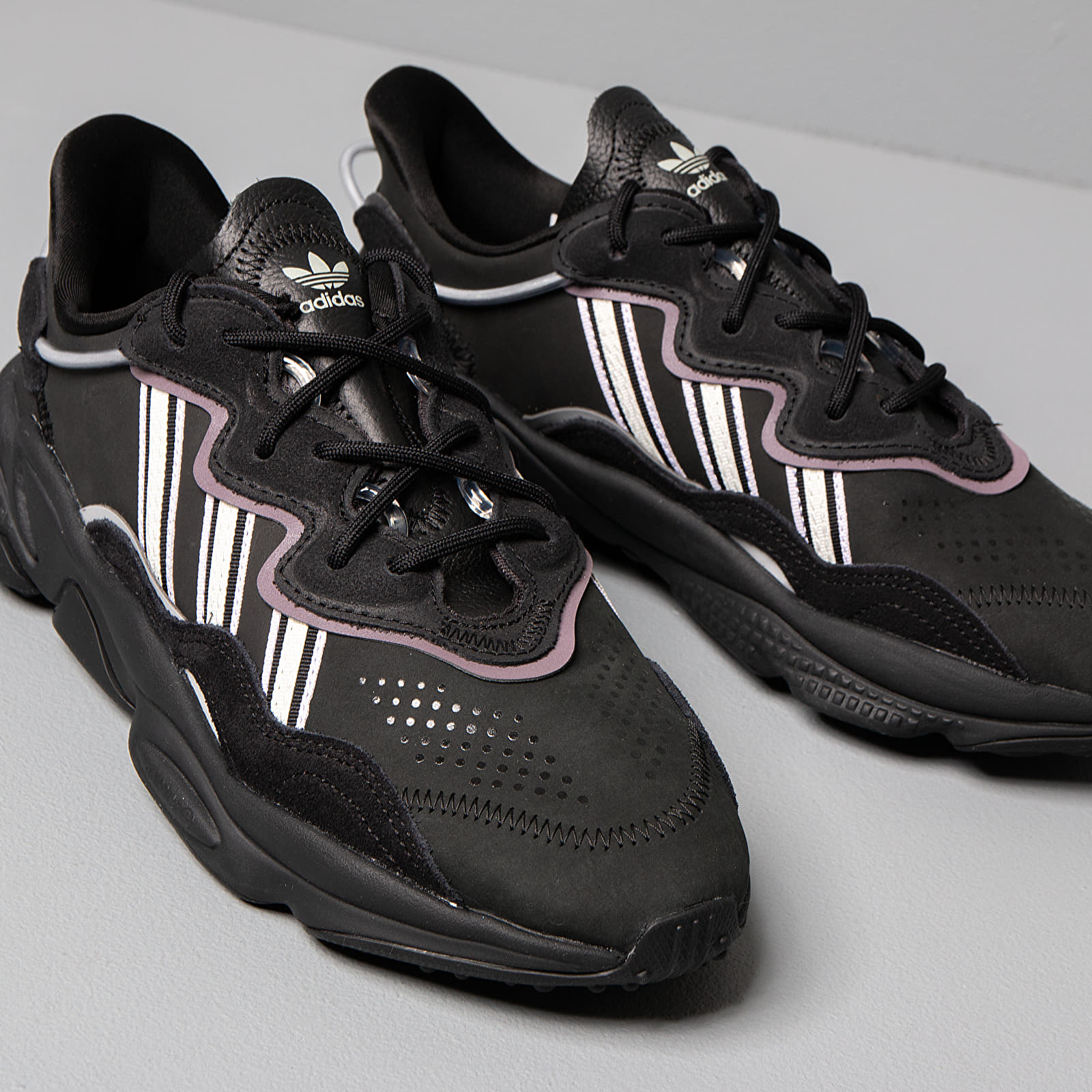 Women's shoes adidas Ozweego W Core Black/ Off White/ Legend Purple