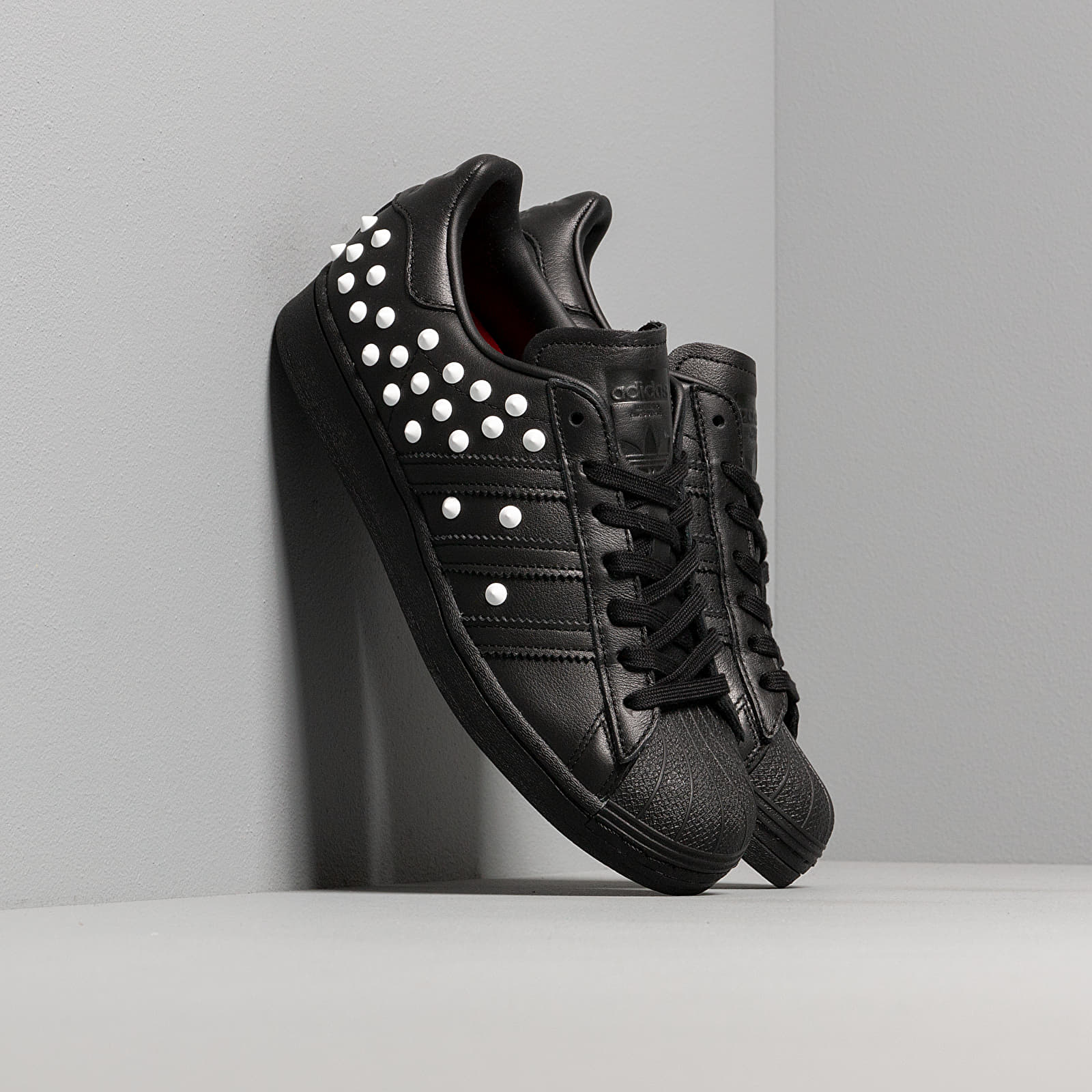 Scarpe donna adidas Superstar W Core Black/ Ftw White/ Scarlet