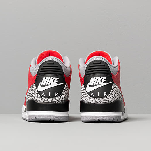 Air Jordan 3 Retro Se