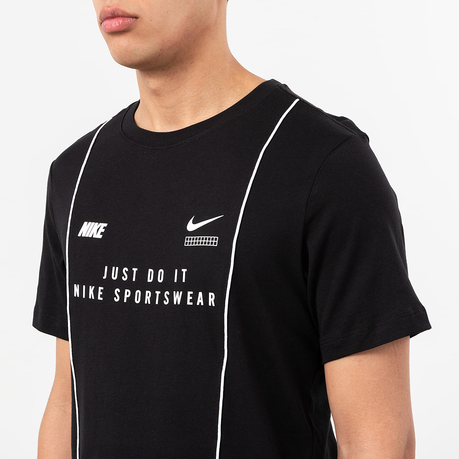 Tricouri Nike Sportswear DNA Tee Black/ White