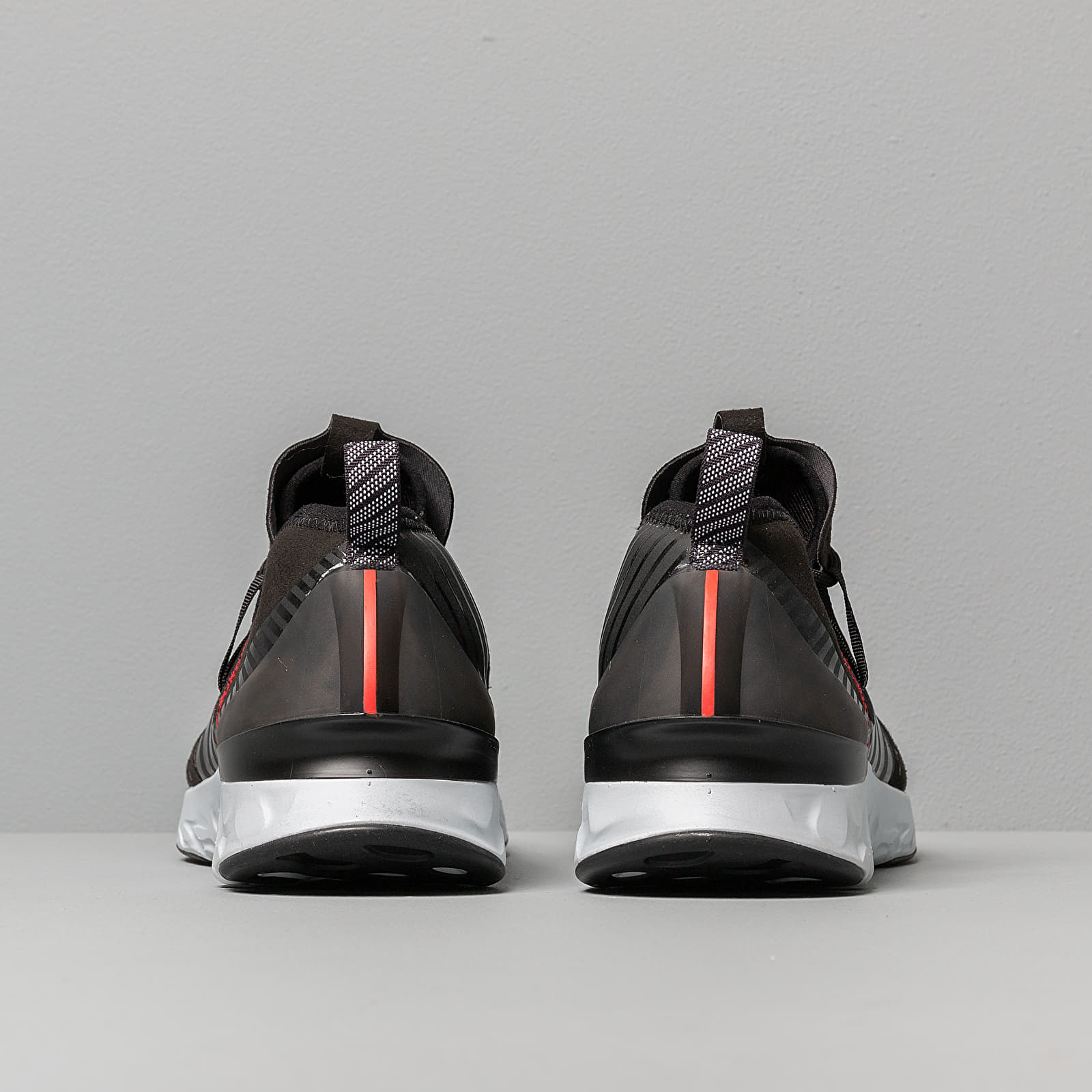 Încălțăminte și sneakerși pentru bărbați Jordan React Havoc Se Jsp Black/ Challenge Red-Pure Platinum
