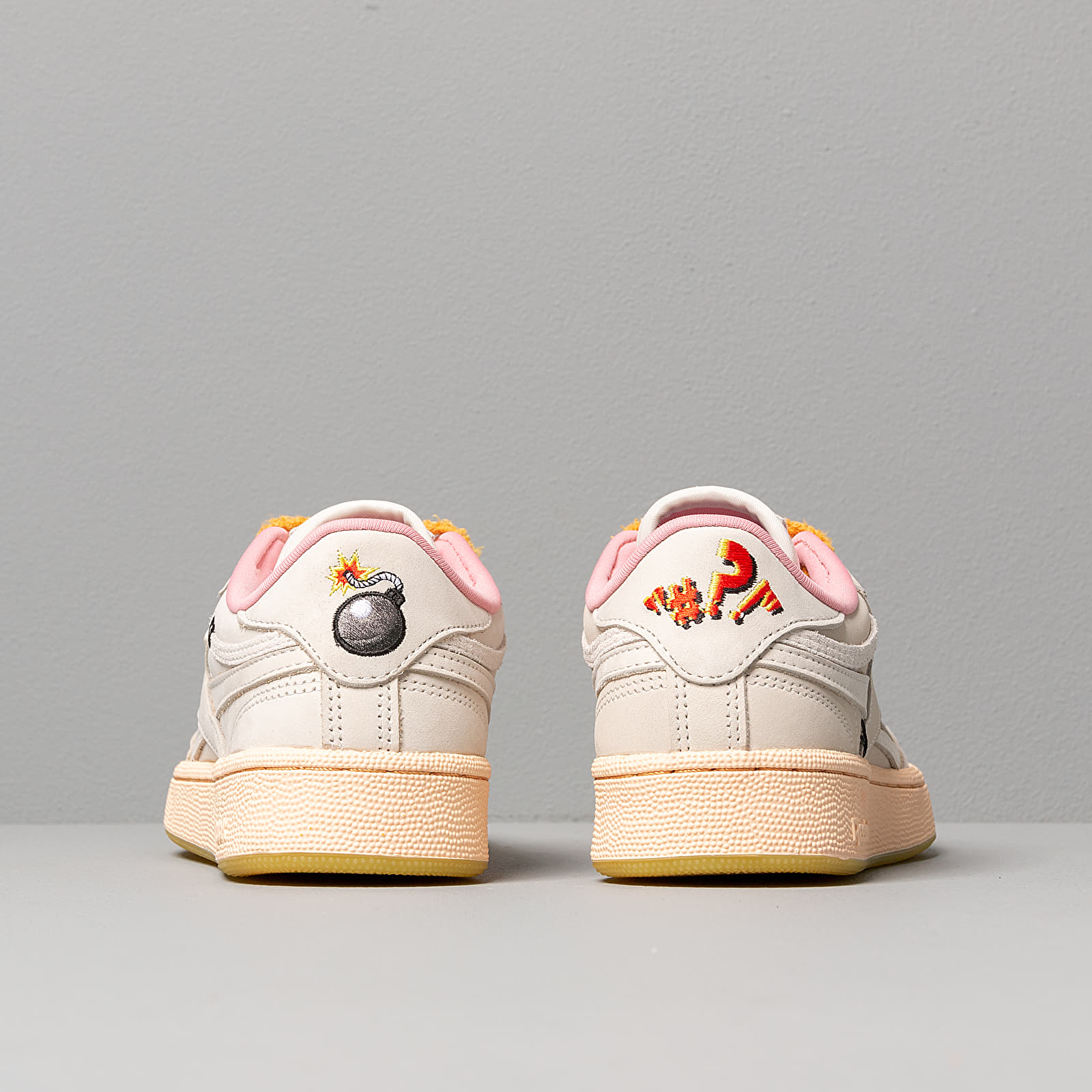 Reebok club c revenge discount trainers chalk pixel pink chalk