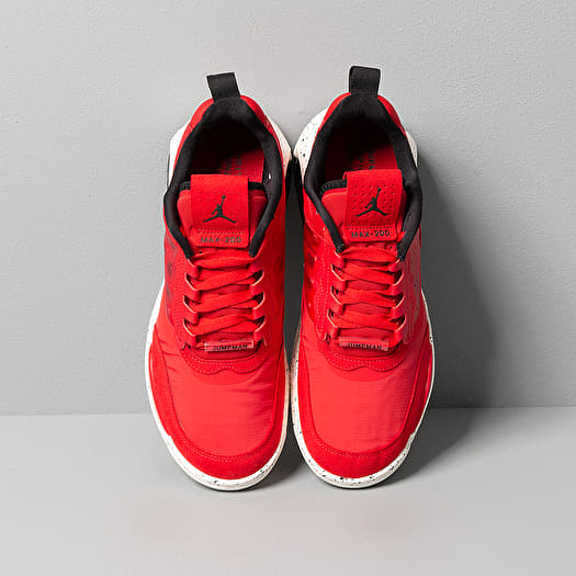Jordan Max 200