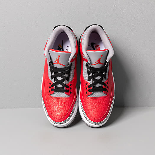 Jordan 3 deals varsity red