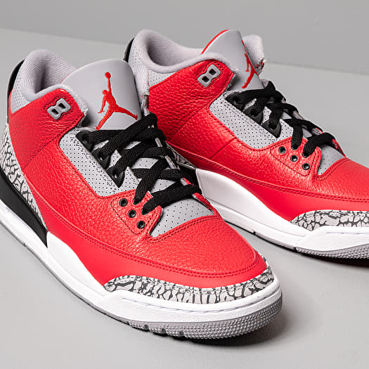 Jordan 3 varsity red best sale