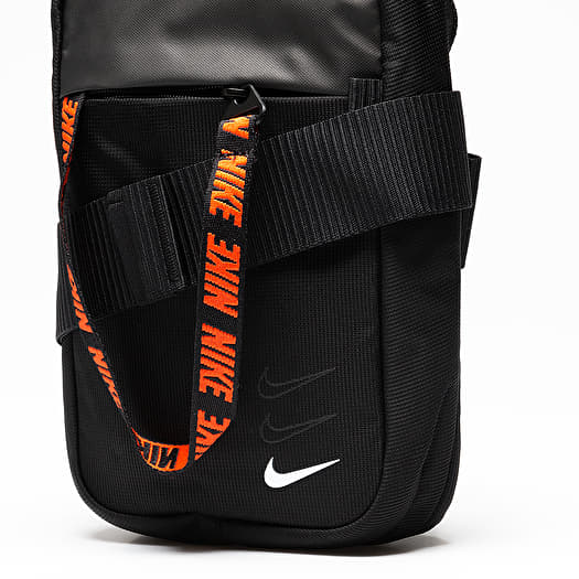 Nike Sportswear Essentials Nike Large Advance Pack Crossbody Bag