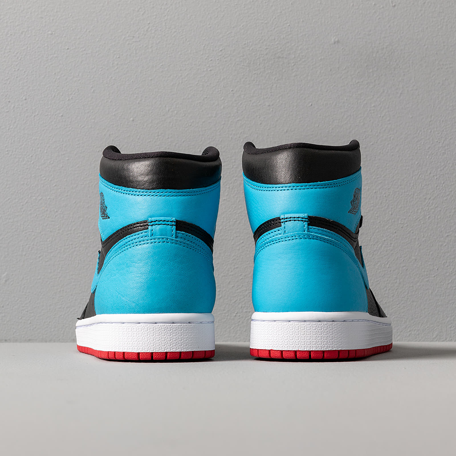 Dámske topánky a tenisky Air Jordan Wmns 1 High OG Black/ Dk Powder Blue-Gym Red