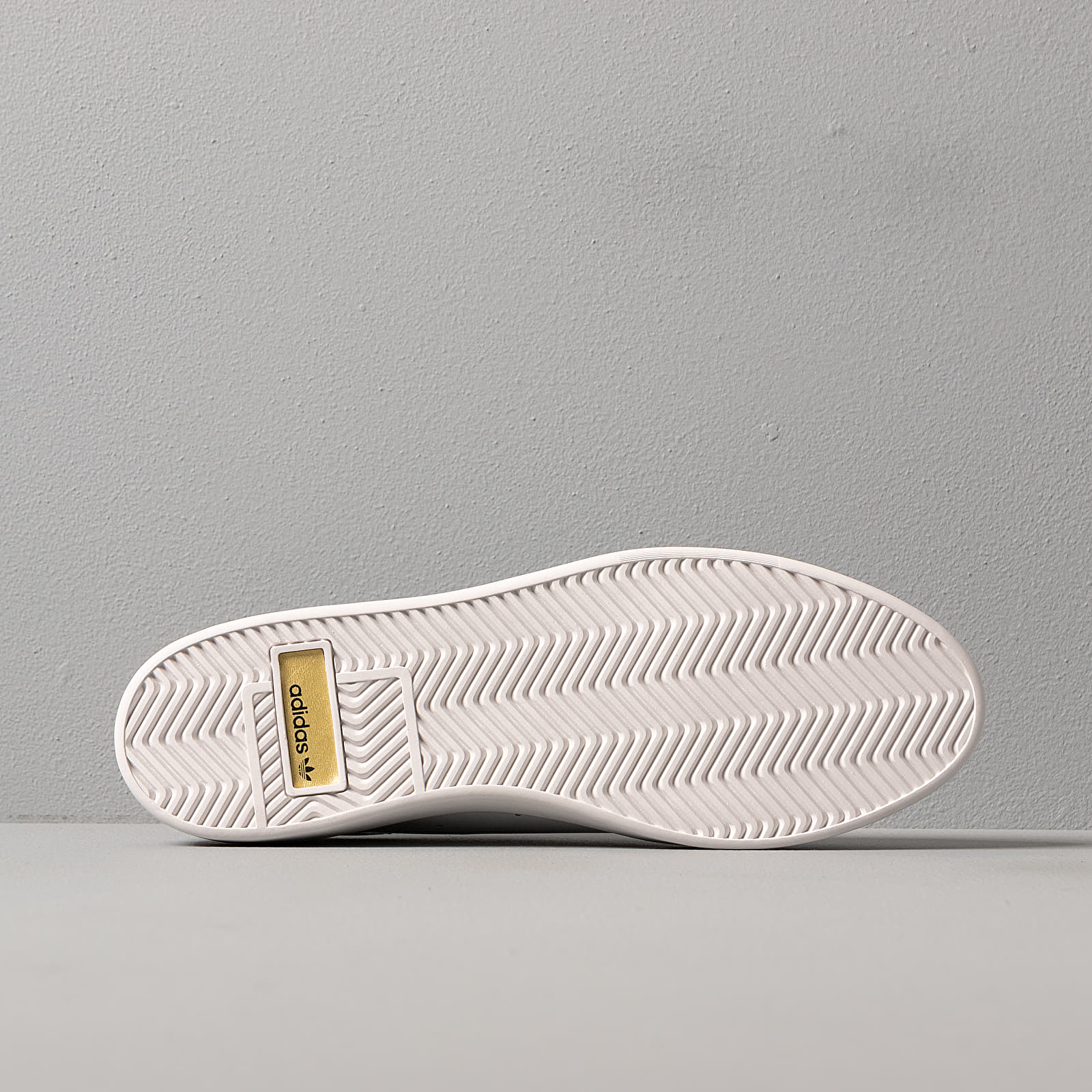 Adidas sleek top white diva gold