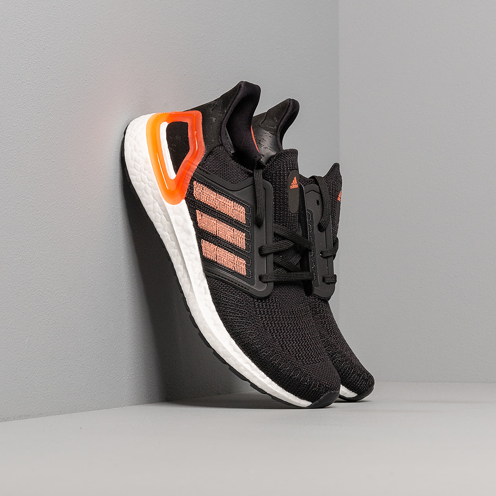 Dámske topánky a tenisky adidas UltraBOOST 20 W Core Black/ Signature Coral/ Ftw White