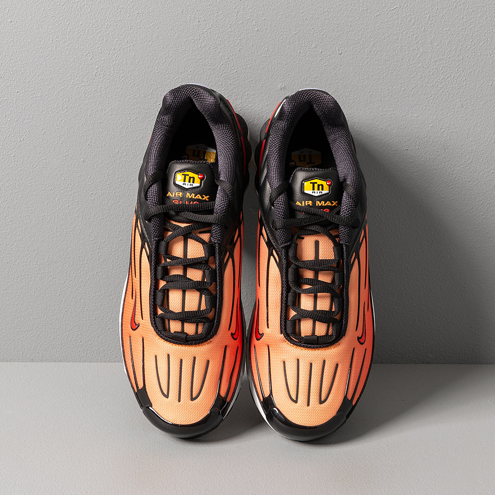 Мъжки кецове и обувки Nike Air Max Plus III Black/ Pimento-Bright Ceramic-Resin