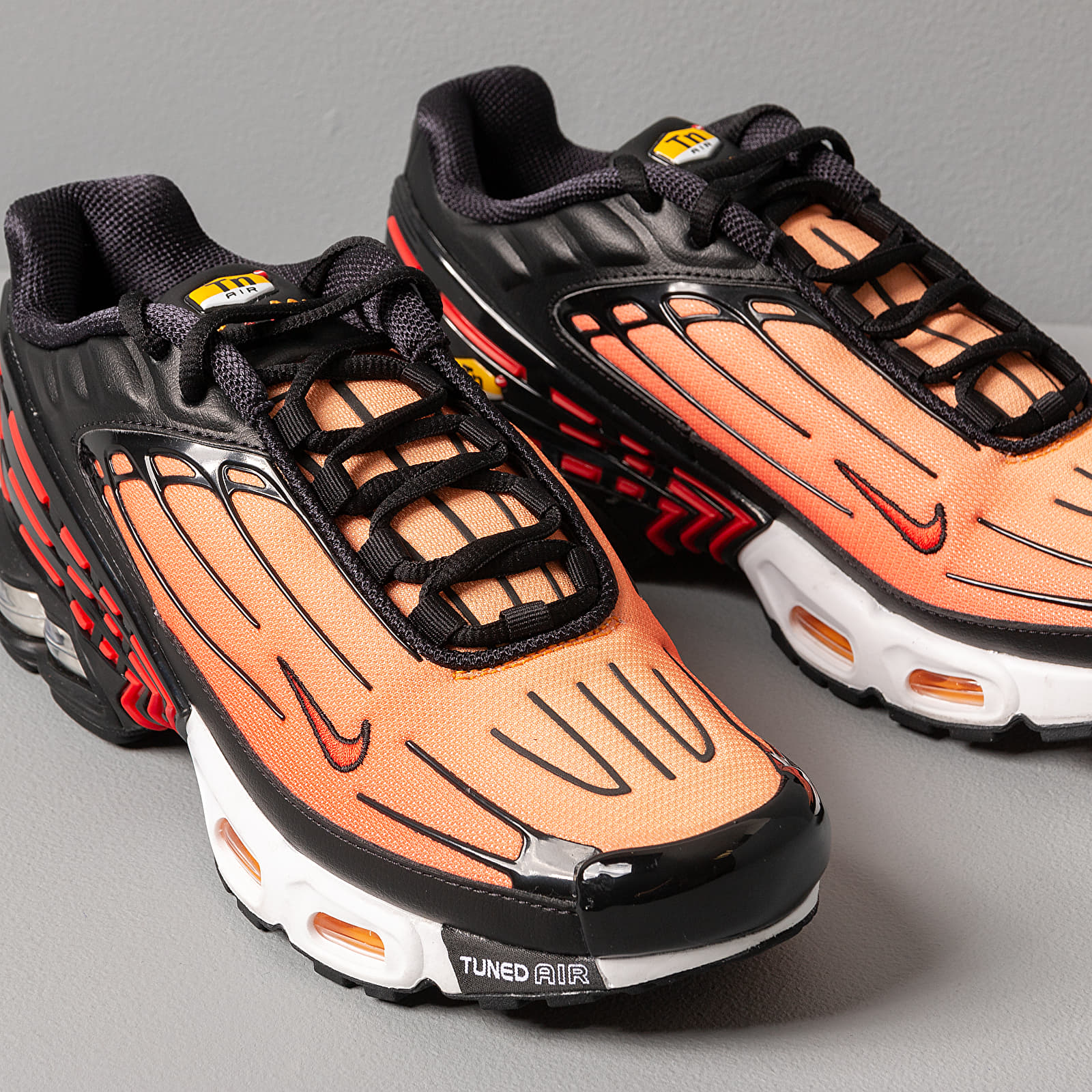 Air max plus black pimento bright ceramic resin top