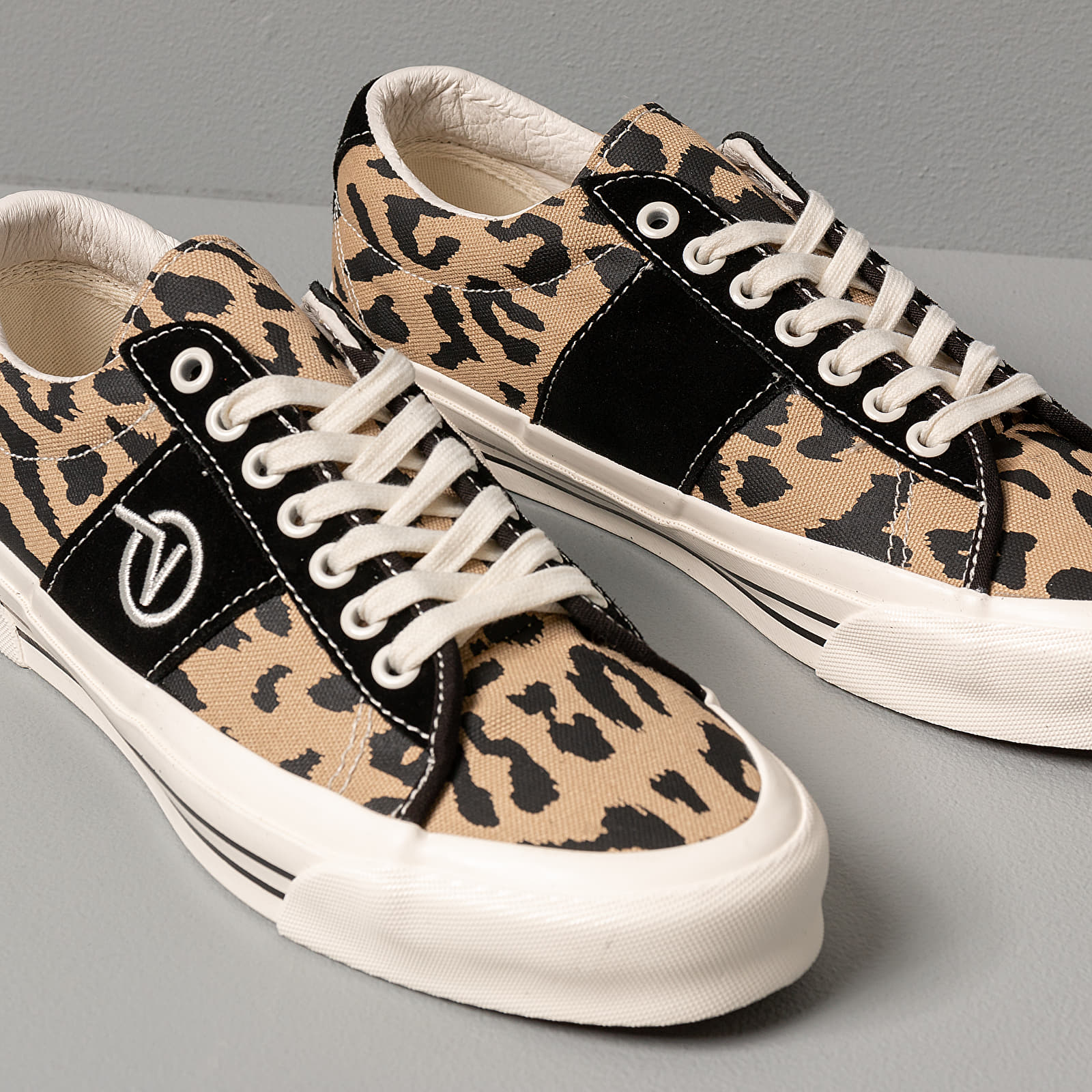 Vans og leopard cheap