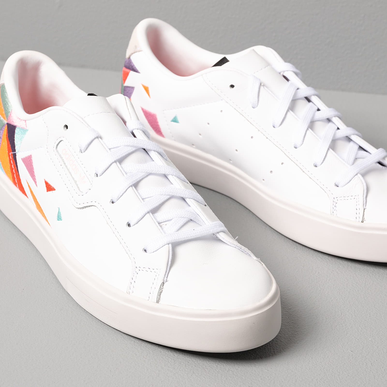 Adidas hotsell sleek shoe