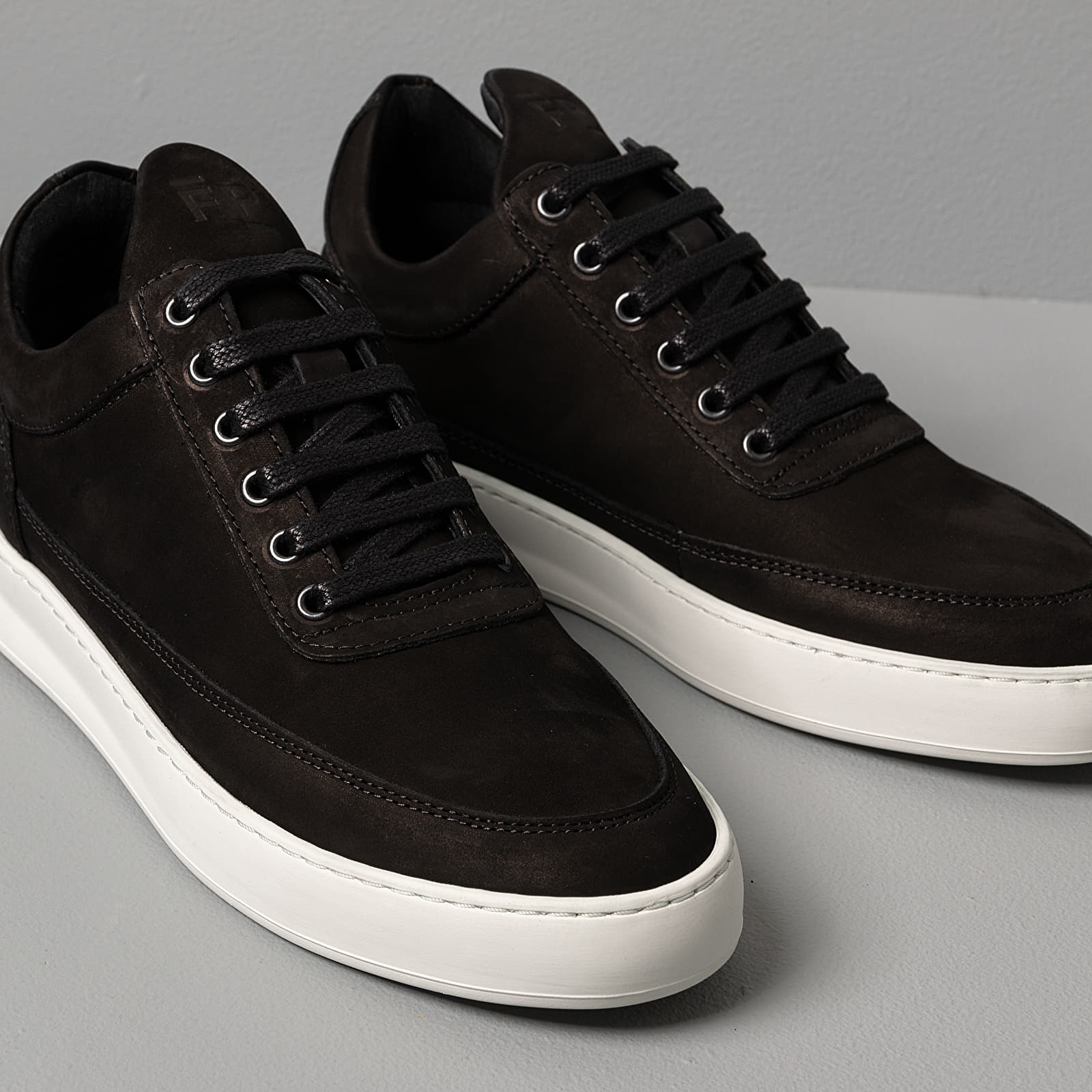 Low top plain clearance lane nubuck dark grey