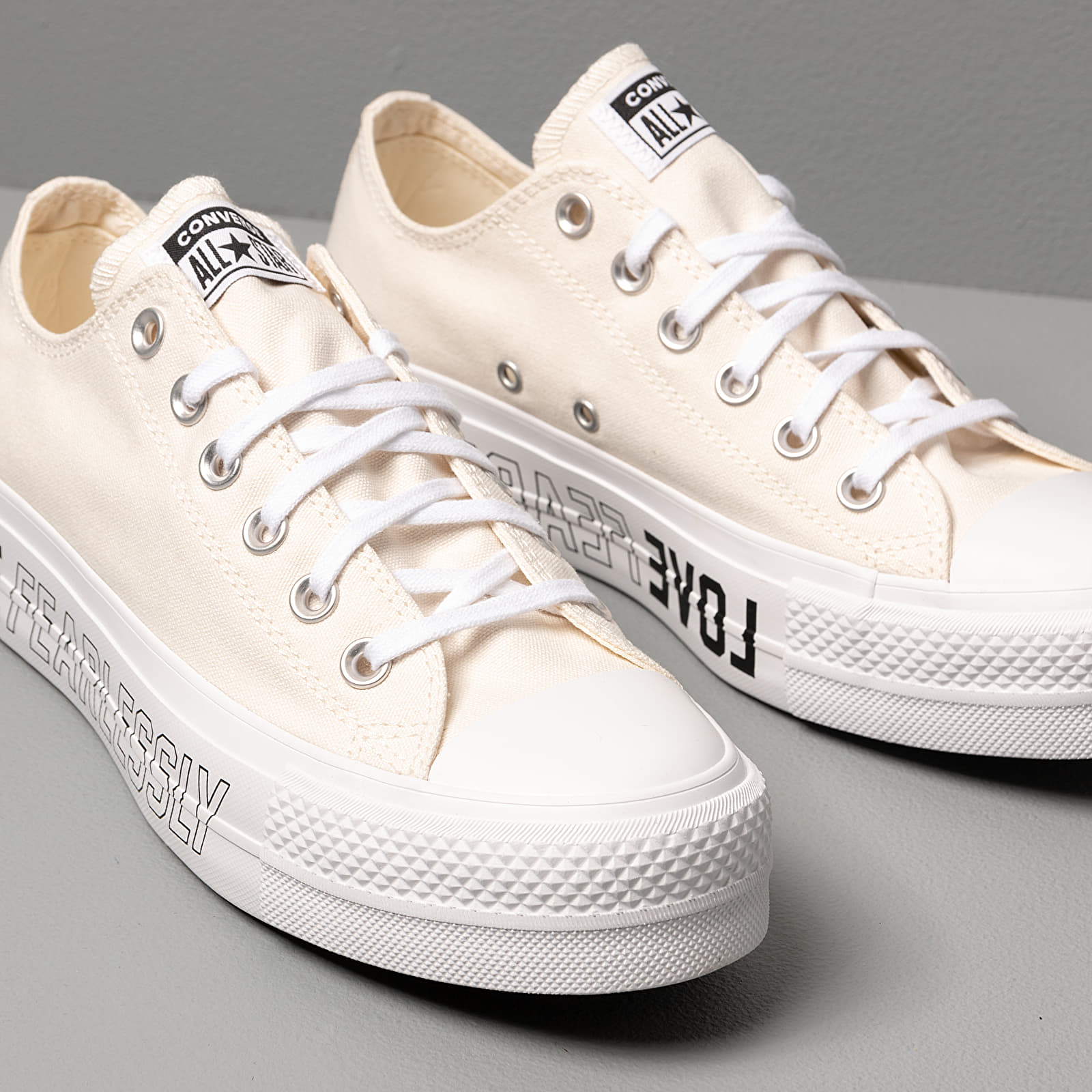 Női cipők Converse Chuck Taylor All Star Lift Bone