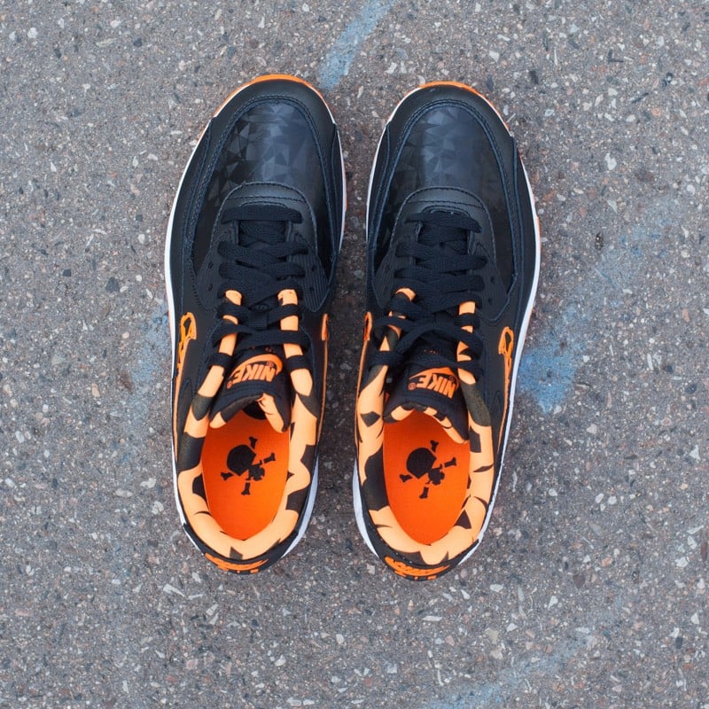 Moteriška avalynė Nike Air Max 90 FB (GS) Black/ Total Orange
