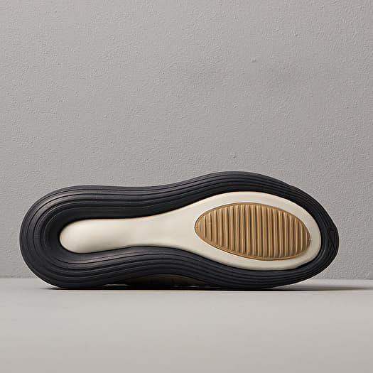 Nike air max hot sale 72 black and gold