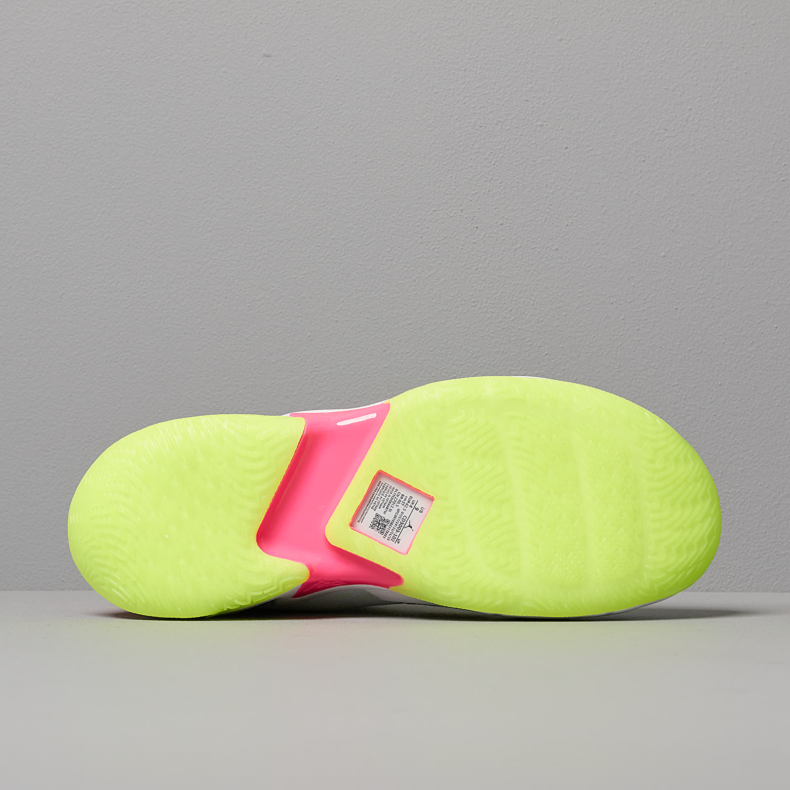 Încălțăminte și sneakerși pentru bărbați Jordan Why Not Zer0.3 White/ Black-Racer Pink-Ghost Green