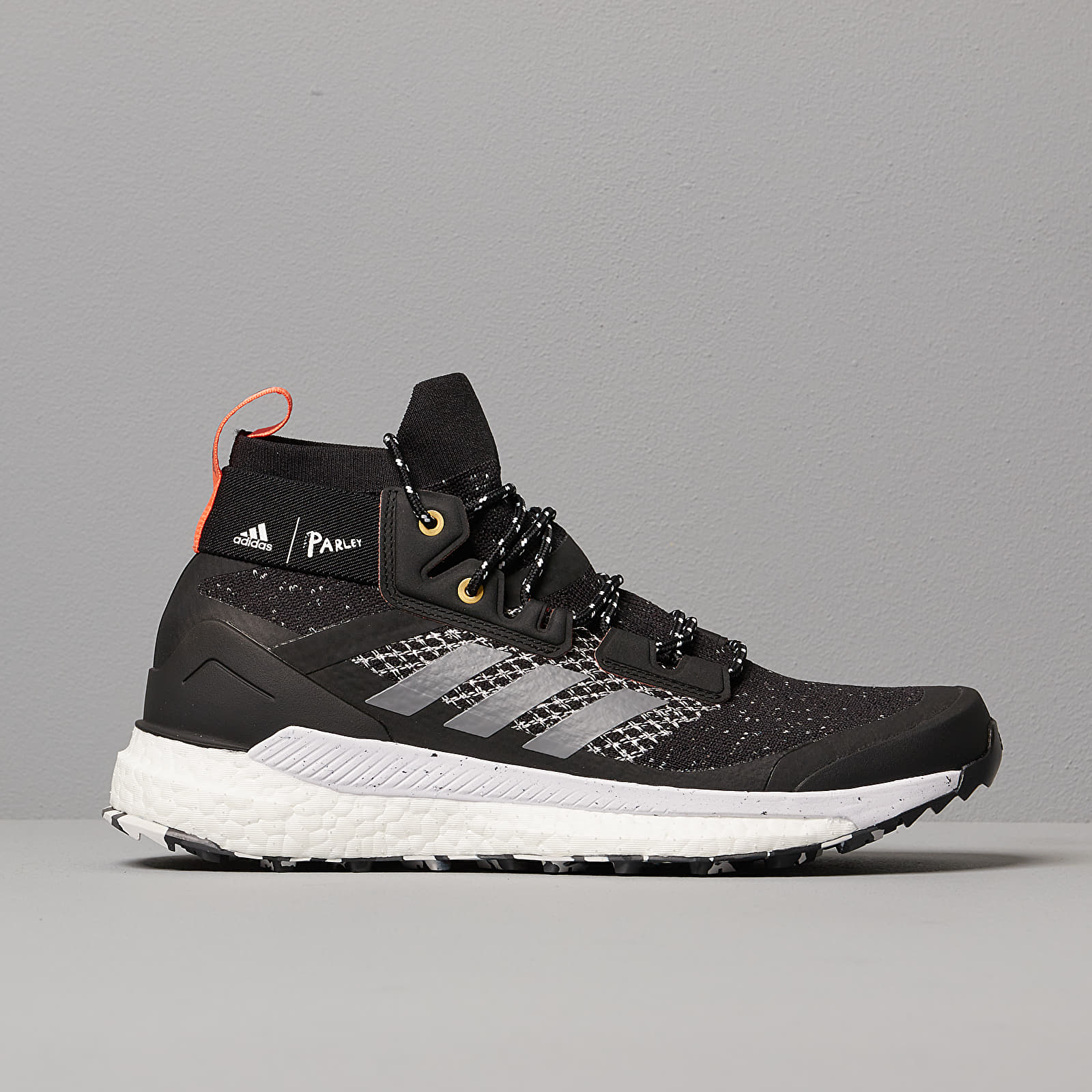 Moški čevlji adidas x Parley Terrex Free Hiker Core Black/ Grey Three/ Blue Spirit