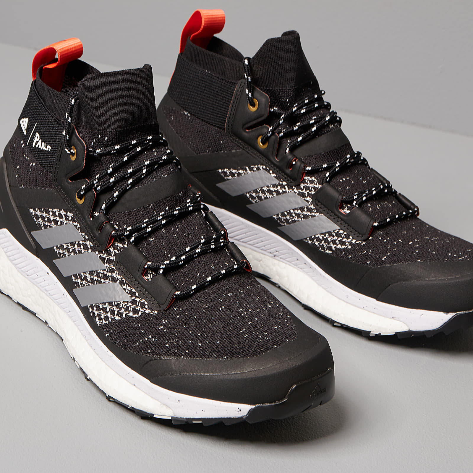 Moški čevlji adidas x Parley Terrex Free Hiker Core Black/ Grey Three/ Blue Spirit