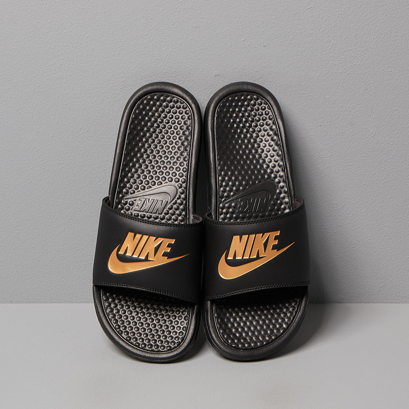 Men s shoes Nike Benassi Jdi Black Metallic Gold Footshop