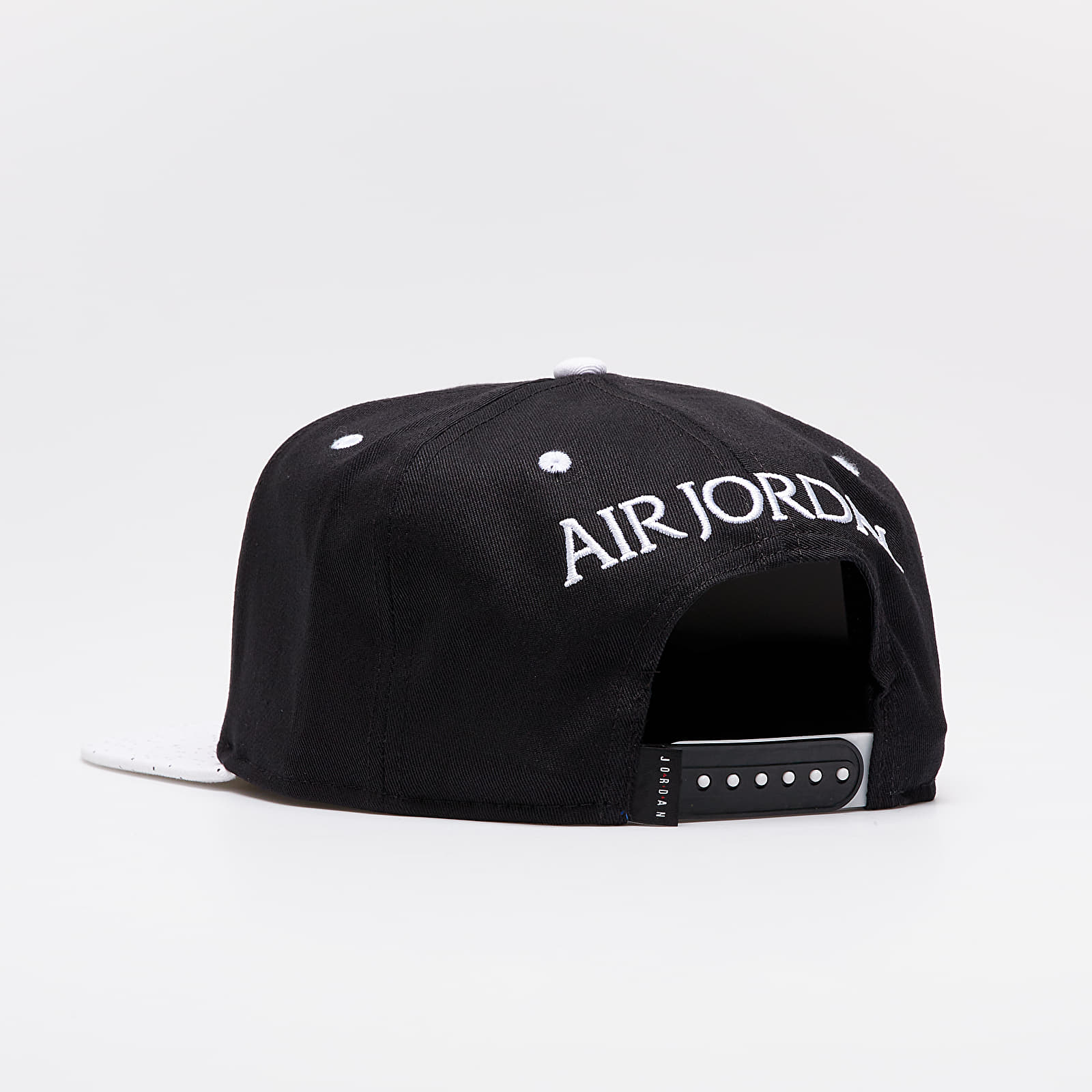 Čepice Jordan Pro Classics Cement Cap Black/ White/ Black/ White