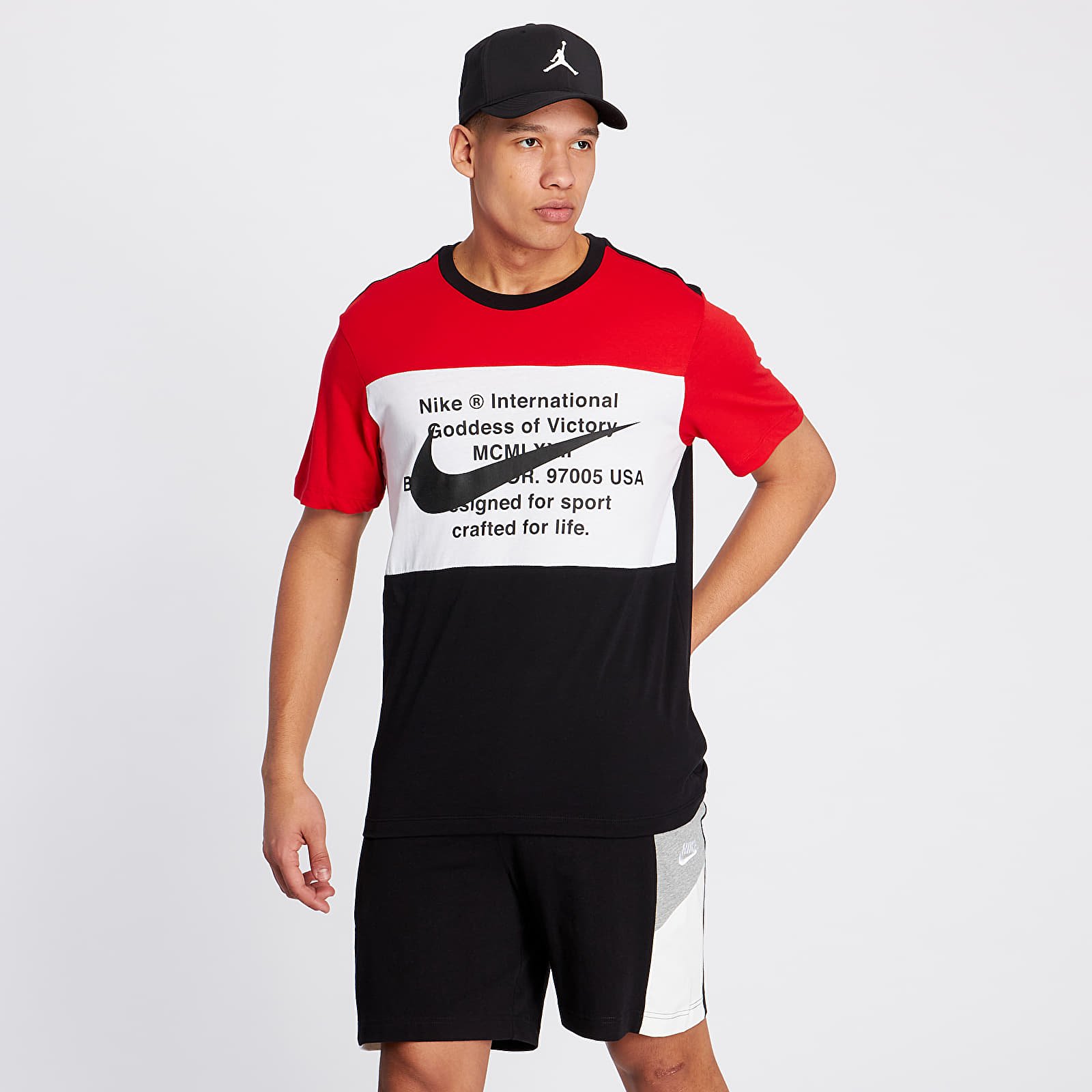 Nike swoosh t shirt black discount