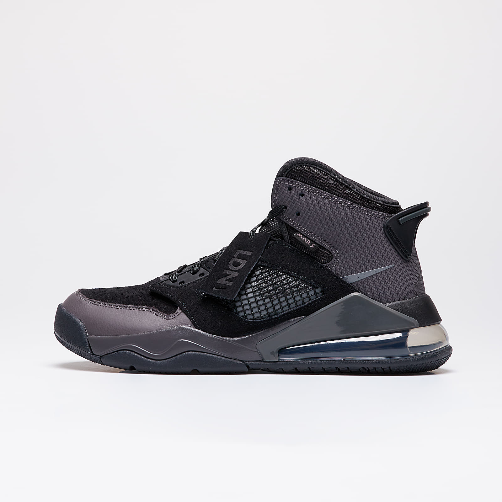 Nike air jordan mars 270 london hotsell