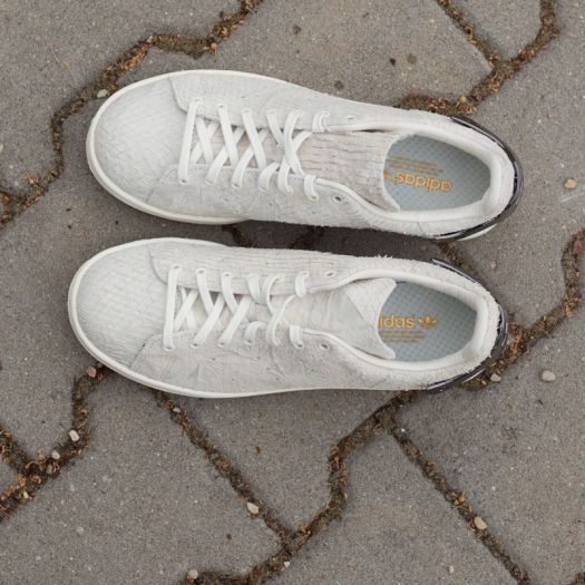Adidas sales bout metal