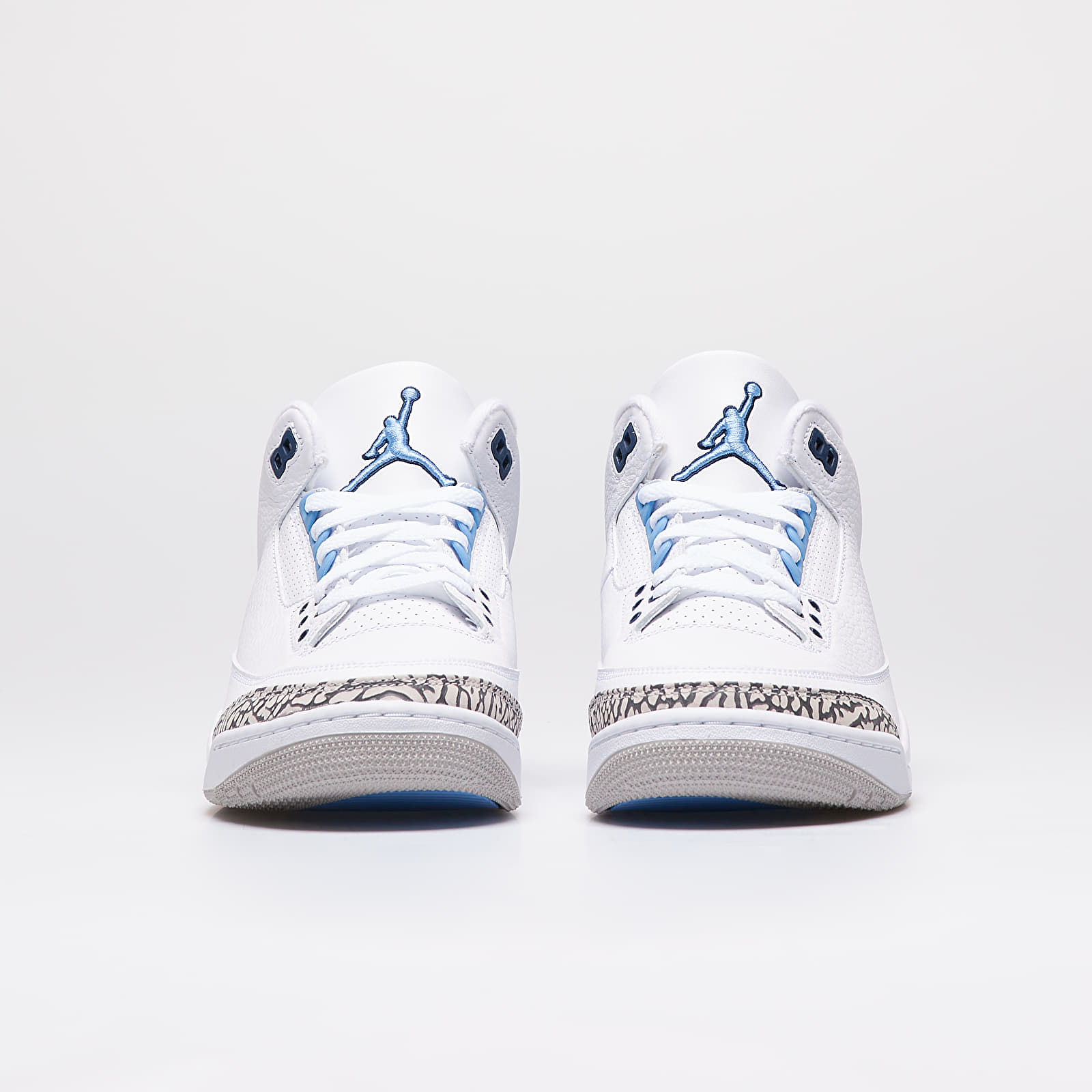 Мъжки кецове и обувки Air Jordan 3 Retro White/ Valor Blue-Tech Grey