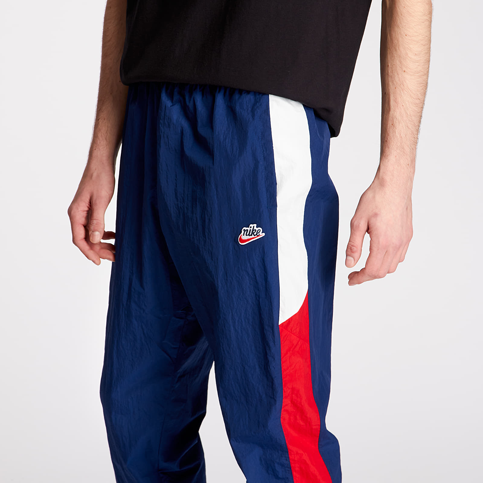 Spodnie Nike Sportswear HE Wr Woven Signature Pants Blue Void/ University Red/ Summit White