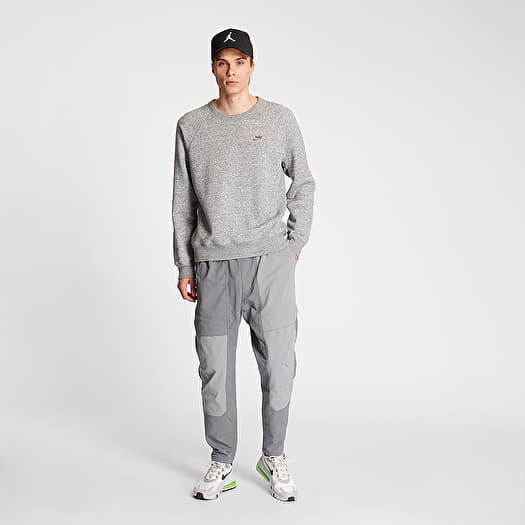 nike sportswear heritage crewneck sweatshirt