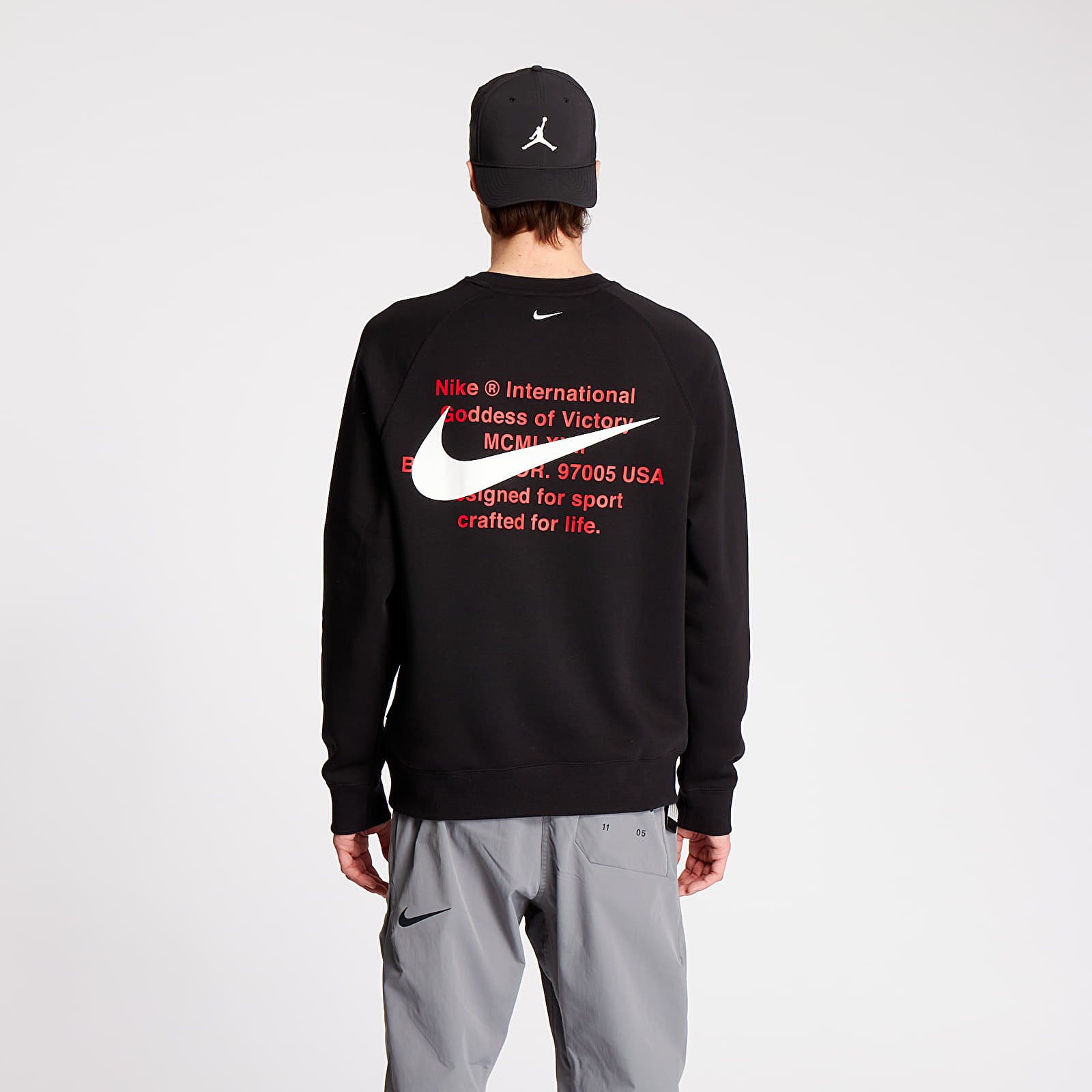 Nike swoosh sales bb crew sweatshirt