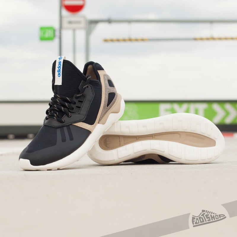 Adidas tubular cheap runner black gold